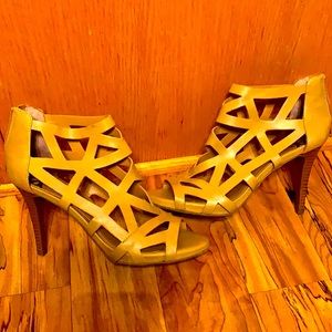 Fergalicious 8.5 vegan cutout high cage heel sandals shoes zip stilettos EUC